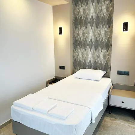 01 Nova Otel 3*